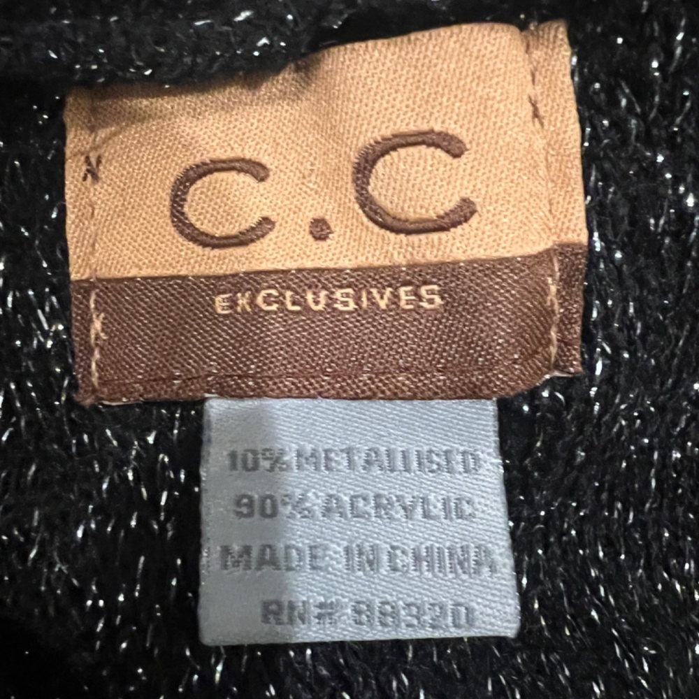 CC Exclusives Infinity Scarf - Picture 3 of 6